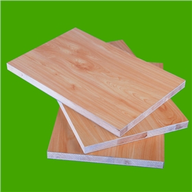 马六甲生态板(香柏木) 马六甲生态板(香柏木)